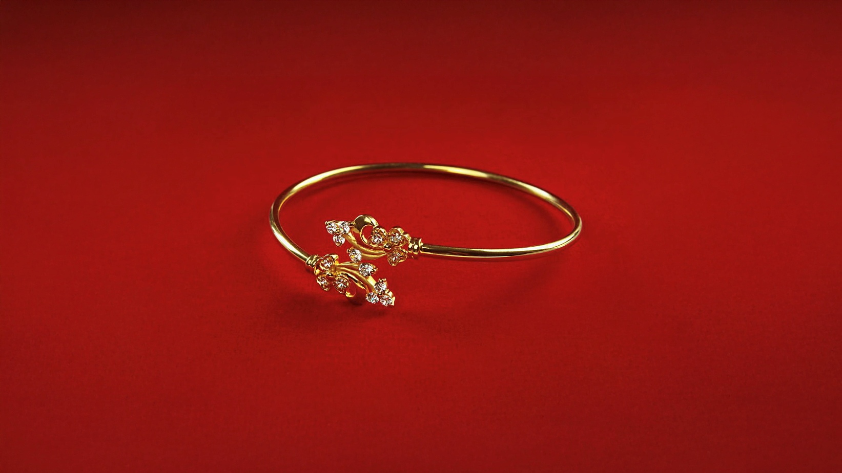 Jewelry photo after retouching by PhotoKrop